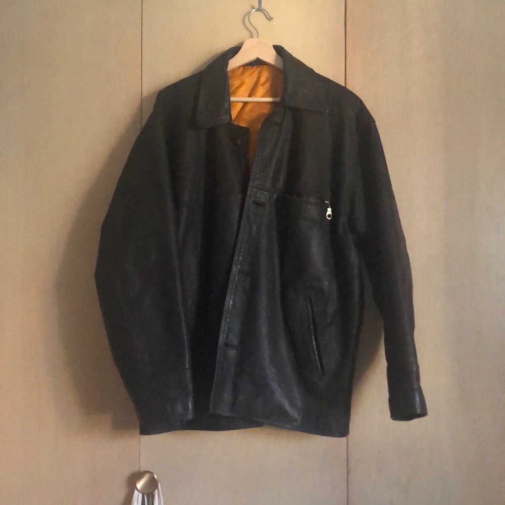 Real leather jacket with 4 pockets in total